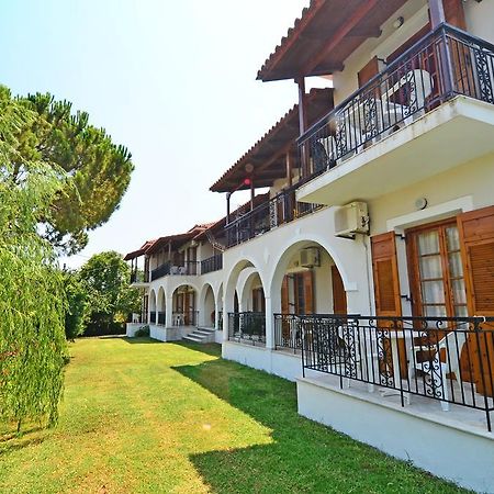 Athina Apartments 阿凯松 外观 照片