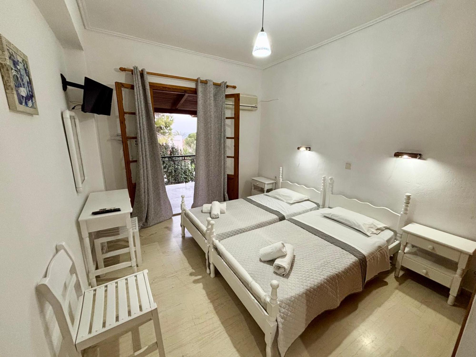 Athina Apartments 阿凯松 外观 照片