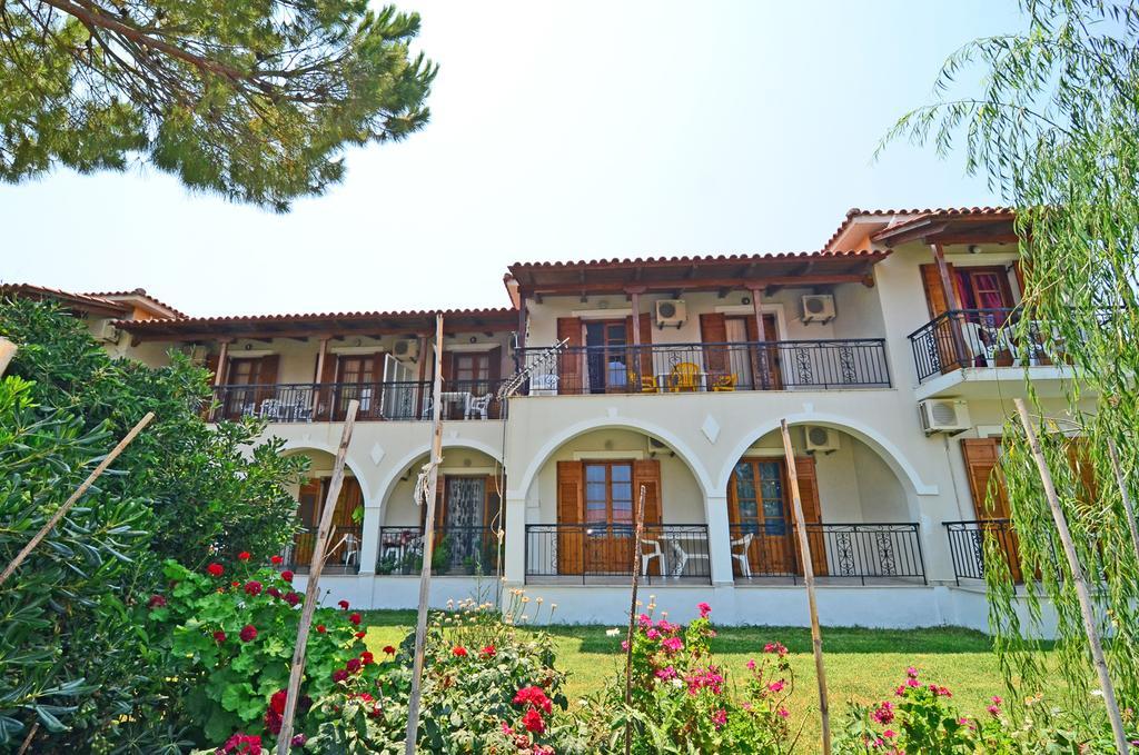 Athina Apartments 阿凯松 外观 照片