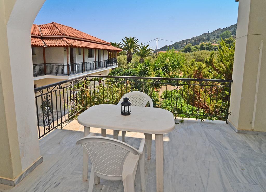 Athina Apartments 阿凯松 外观 照片