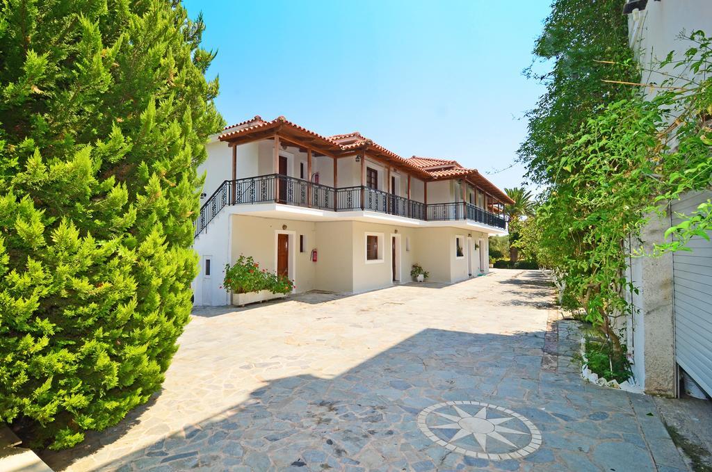 Athina Apartments 阿凯松 外观 照片